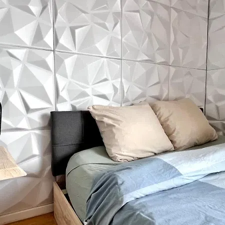 Lovely - Getaway For 2 Center & Within Walking Distance *